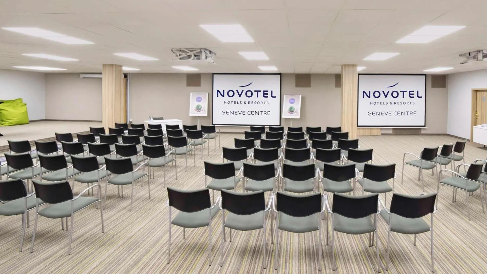 Отель Novotel Geneve Centre