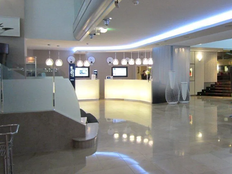 Novotel Geneve Centre Отель