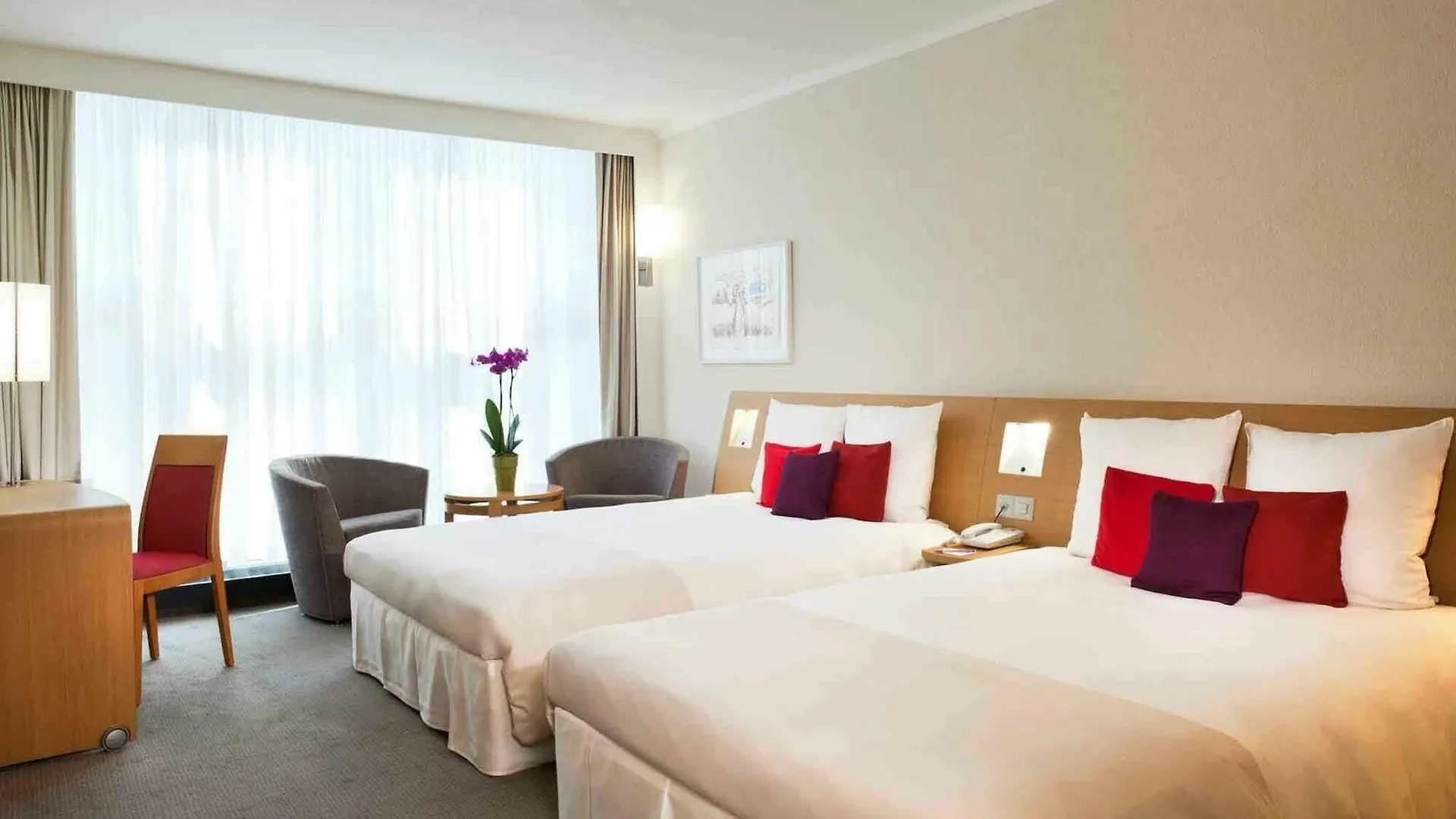 Novotel Geneve Centre 4*, Женева